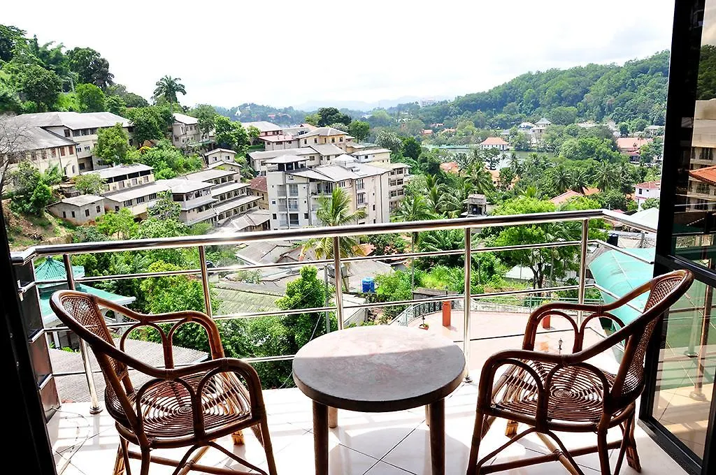 Highest View Hotel Kandy 3*,